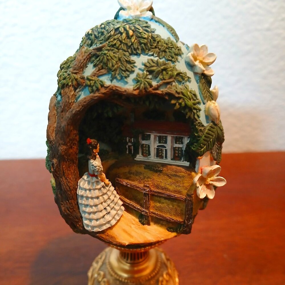 Gone With The Wind, Scarlett of Tara Decorative Egg